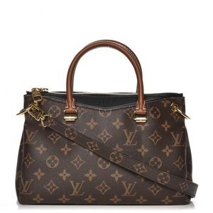 Louis Vuitton Pallas BB Black
